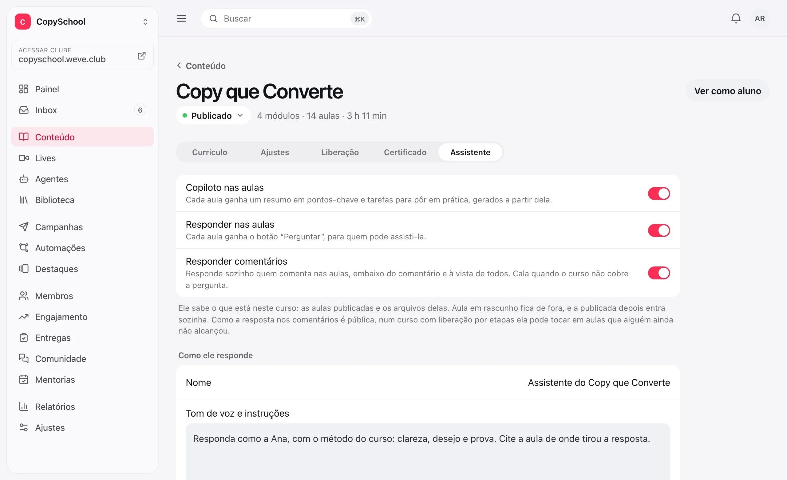 A aba Assistente do curso no painel: Copiloto, Perguntar e resposta nos comentários, com o nome e o tom de voz