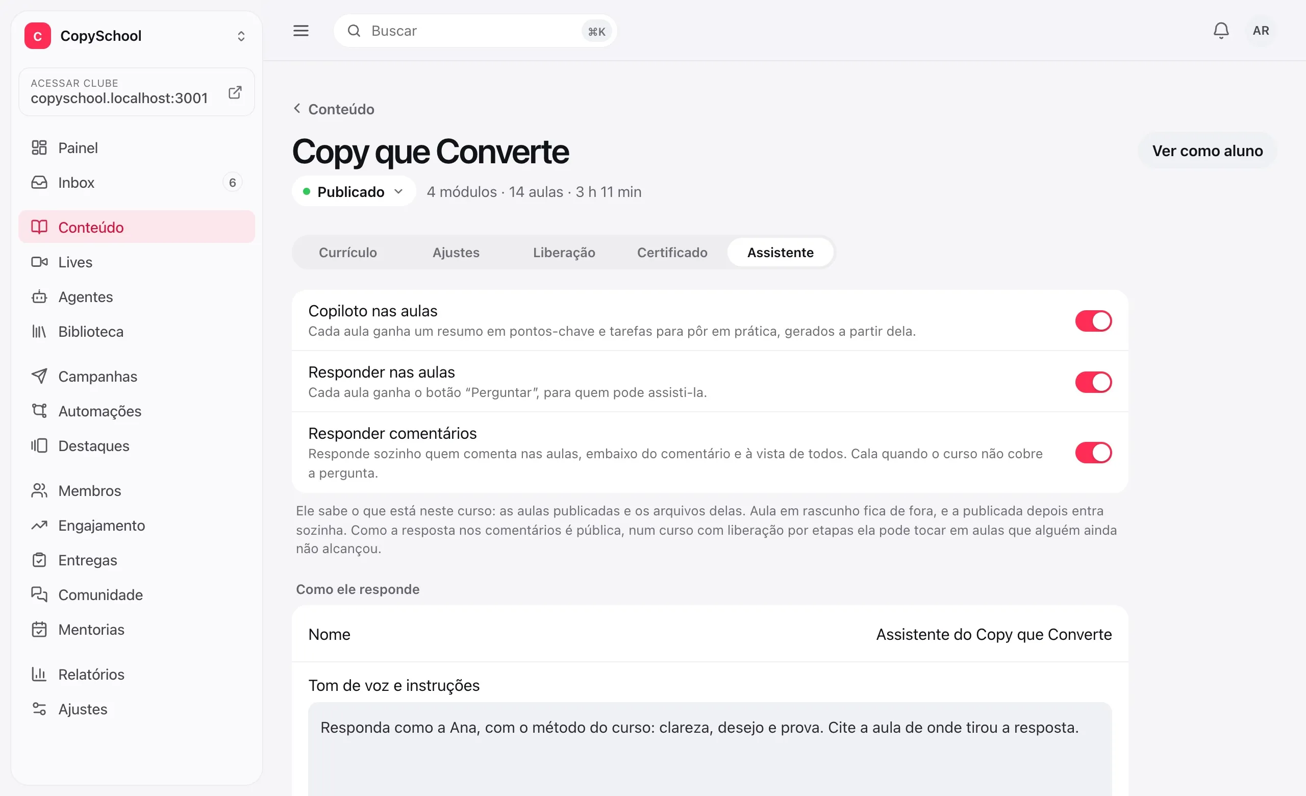 A aba Assistente do curso no painel: Copiloto, Perguntar e resposta nos comentários, com o nome e o tom de voz