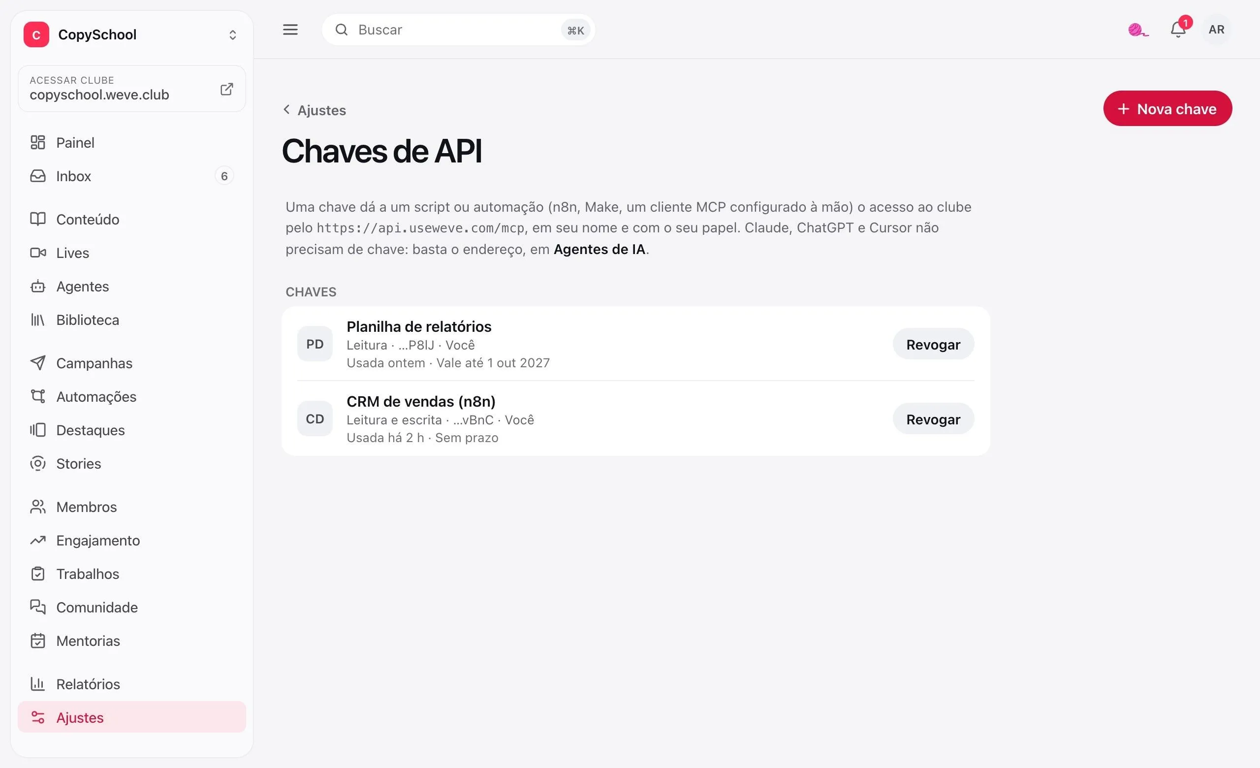 As chaves de API do clube: uma de leitura para a planilha de relatórios e uma de leitura e escrita para o CRM, com o último uso de cada