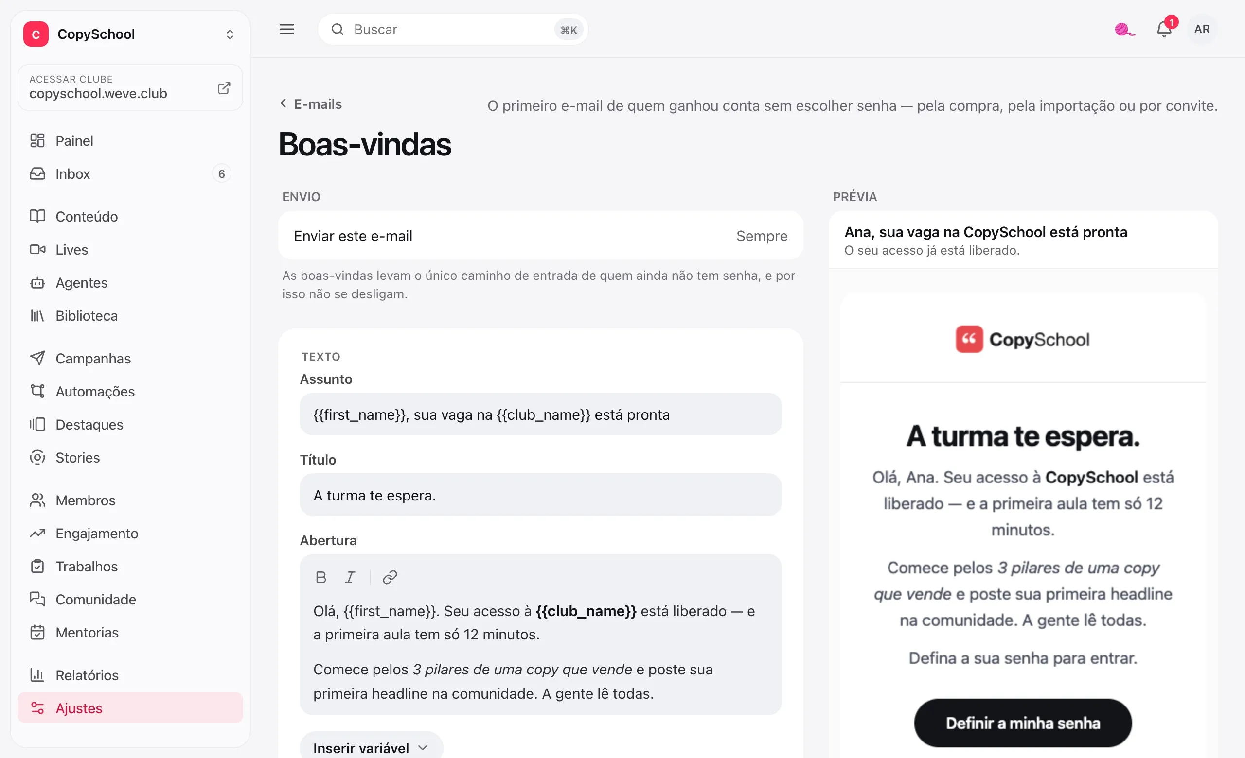 O e-mail de boas-vindas no painel: assunto, título e abertura escritos pelo clube e, ao lado, a prévia com o logo da CopySchool