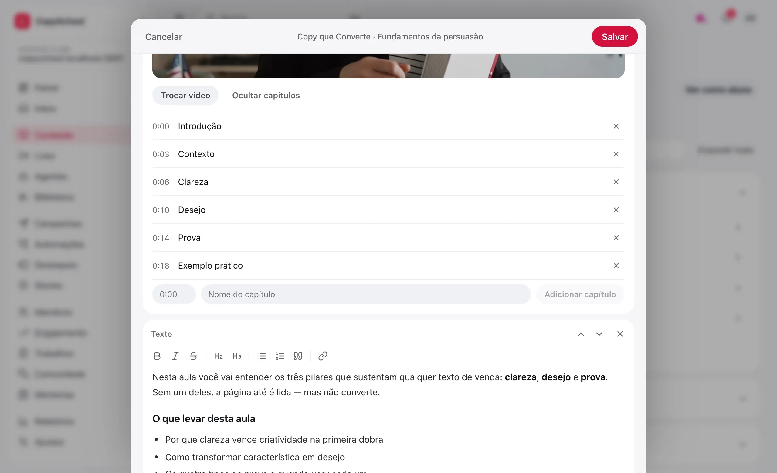O editor da aula no painel: o vídeo e os capítulos com o tempo de cada um, prontos para aparecer na barra do player