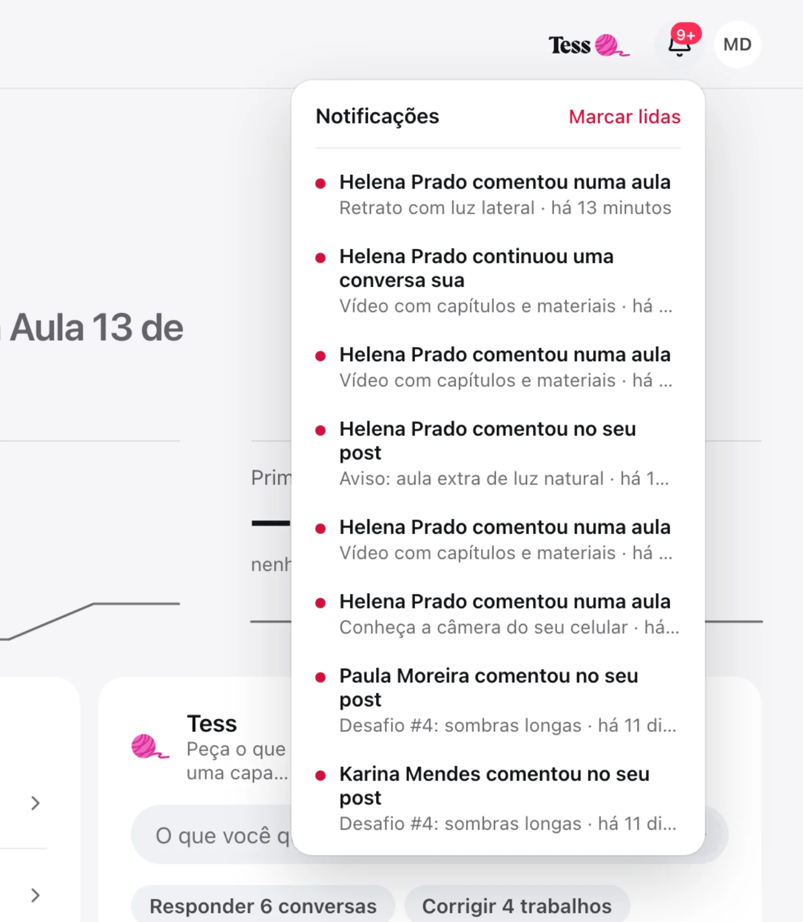 Menu Notificações aberto pelo sino, com avisos de comentários em aulas e em posts da comunidade