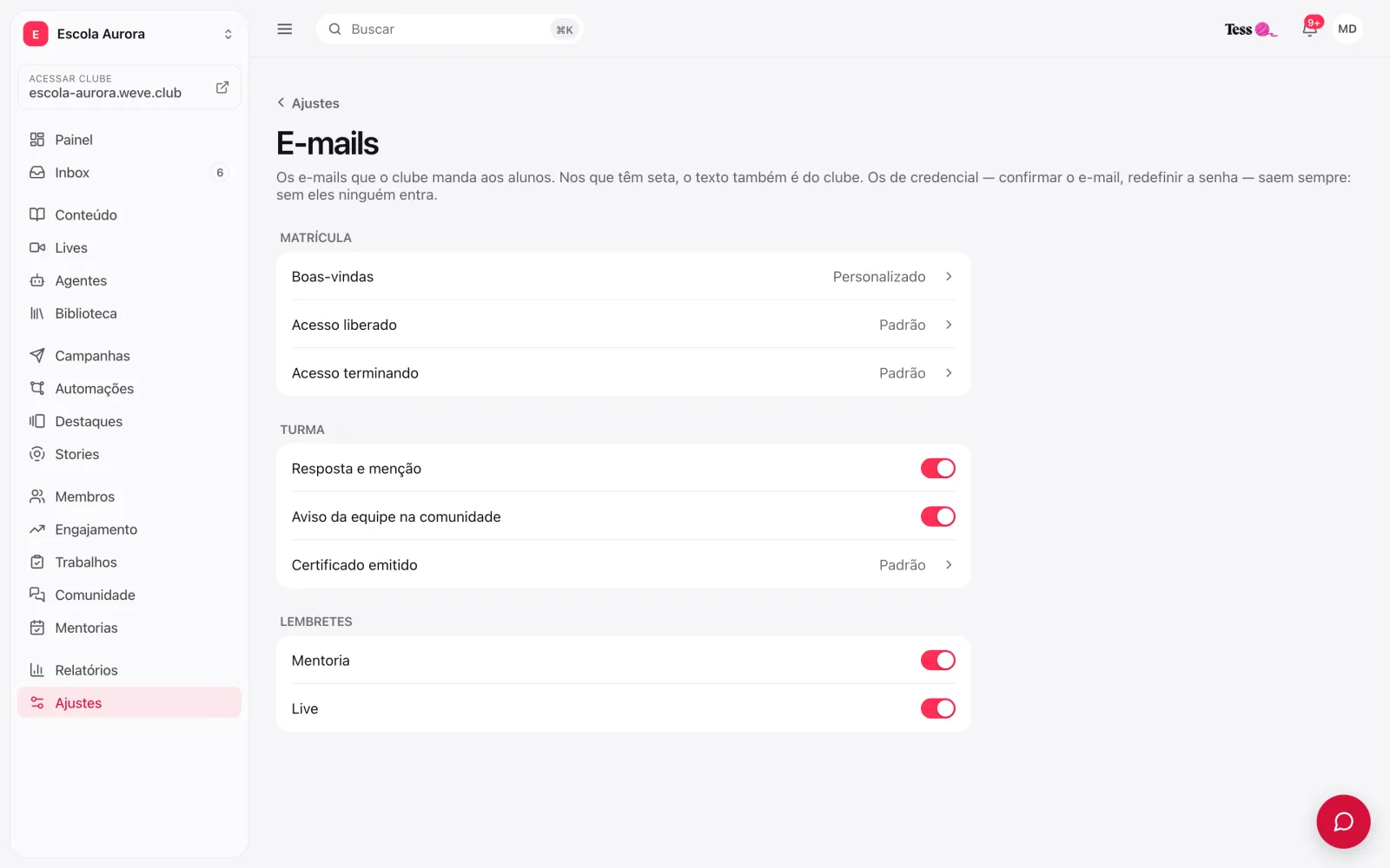 Tela E-mails dos Ajustes, com a chave Resposta e menção ligada no grupo Turma