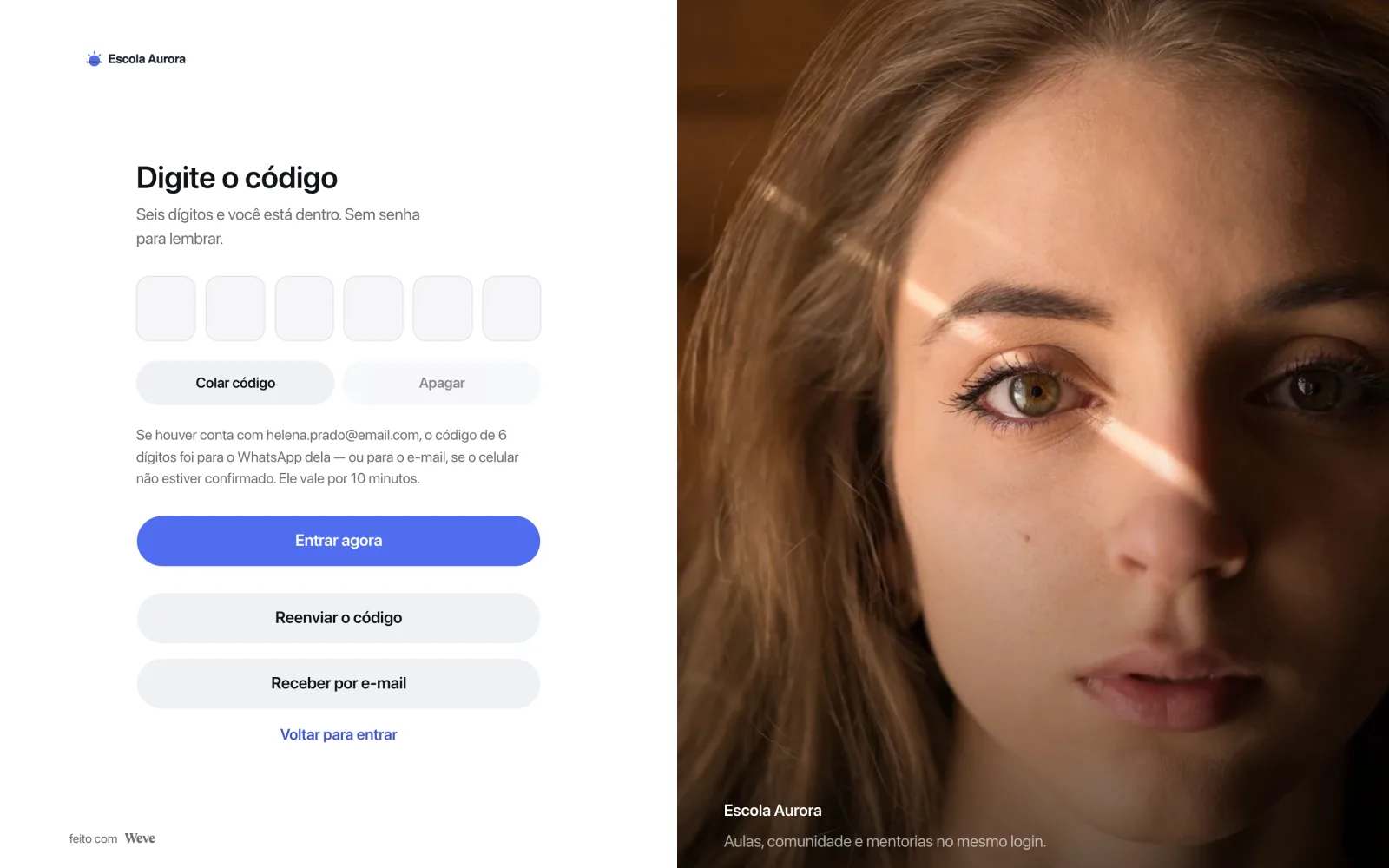 Tela Digite o código da área do aluno, avisando que o código de 6 dígitos foi para o WhatsApp, com os botões Reenviar o código e Receber por e-mail