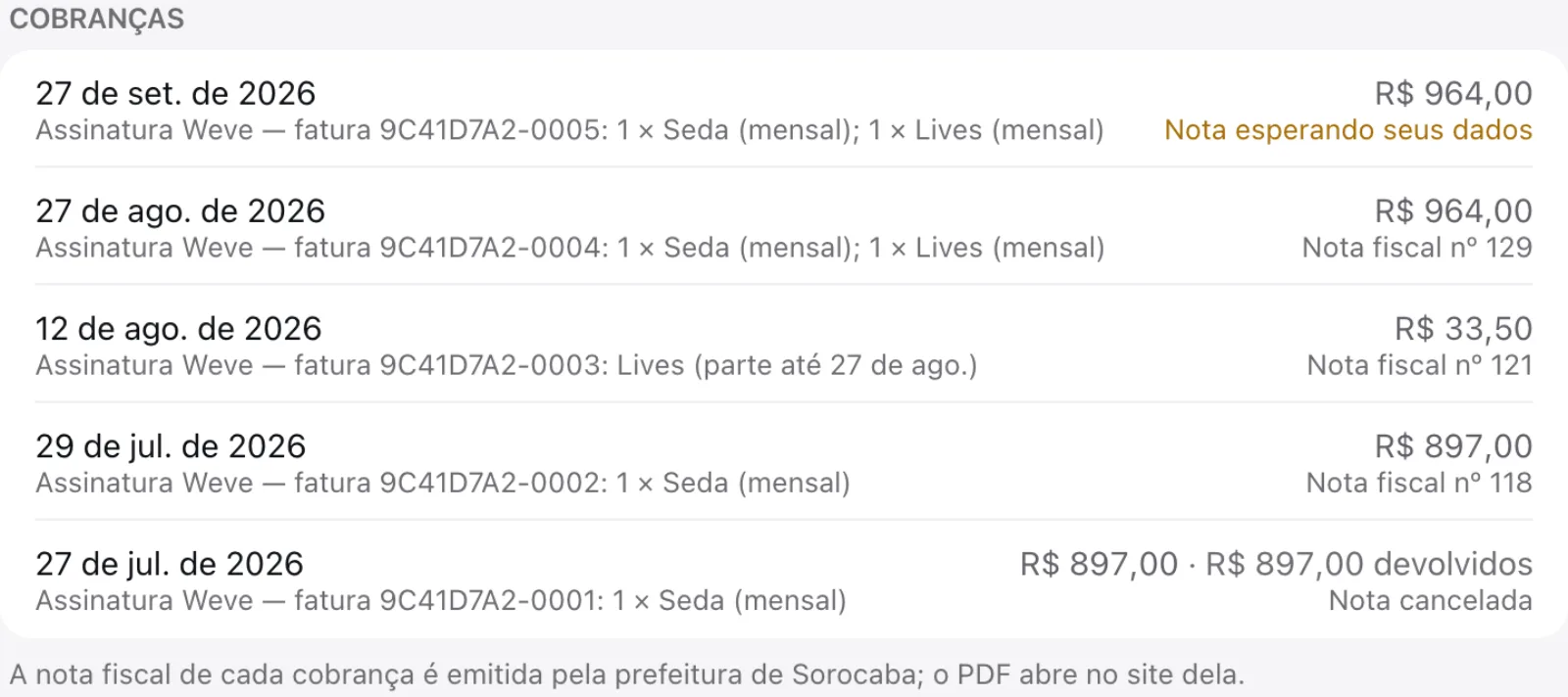 Seção Cobranças com cinco cobranças: uma com a nota esperando os dados, três com o número da nota fiscal e uma devolvida com a nota cancelada