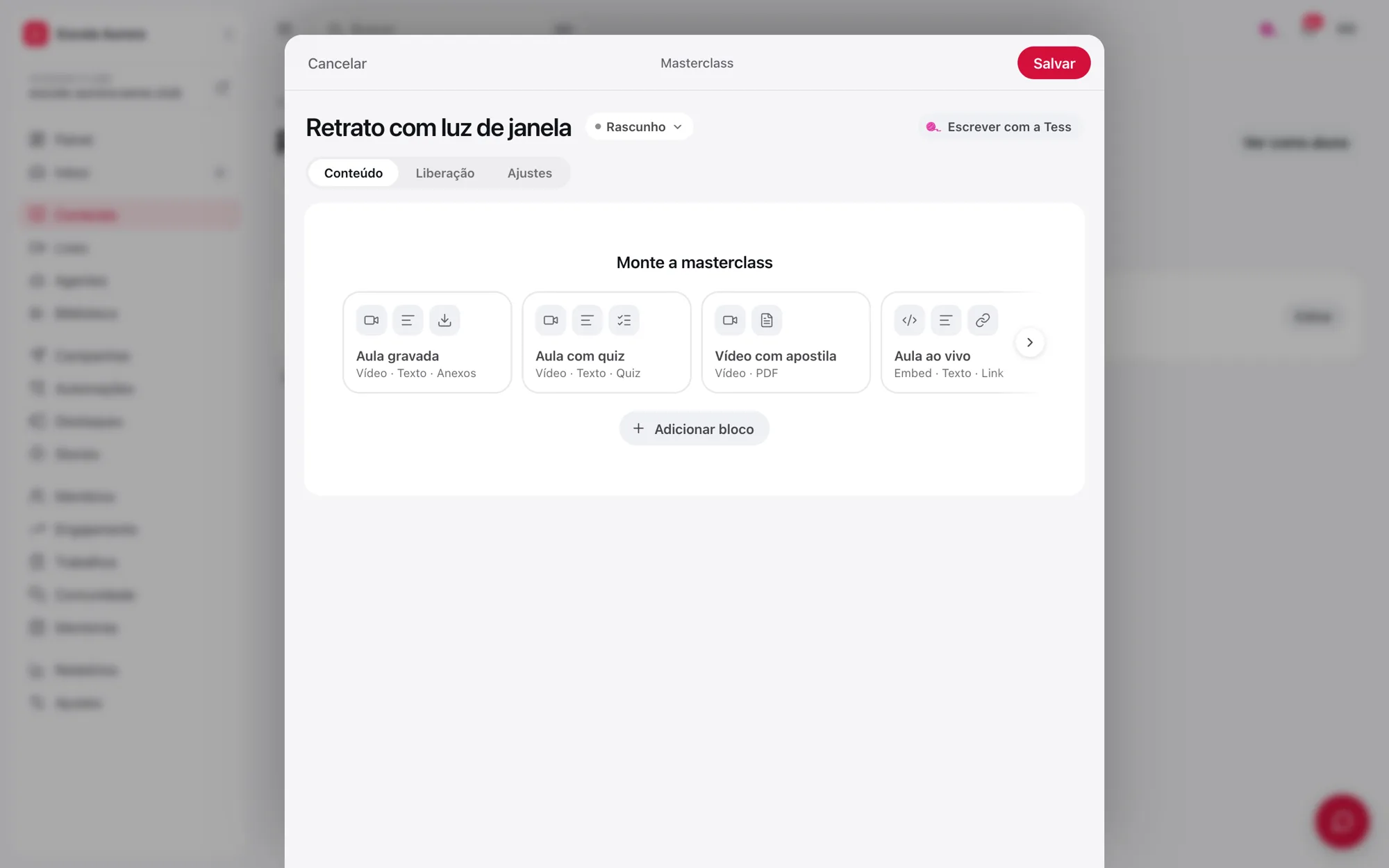 Editor da masterclass Retrato com luz de janela, em Rascunho, com o título Monte a masterclass e os modelos Aula gravada, Aula com quiz, Vídeo com apostila e Aula ao vivo