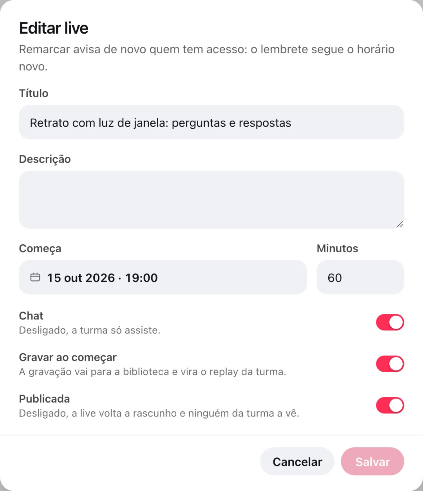 Diálogo Editar live com as opções Chat, Gravar ao começar e Publicada ligadas