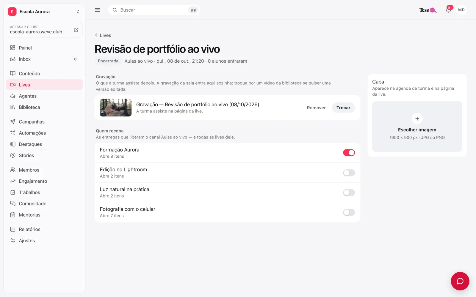 Página da live encerrada, com a gravação na seção Gravação e os botões Remover e Trocar